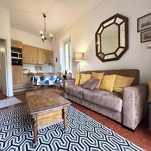 Riviera: Old Town Charm With Sea View Balcony , Nice France